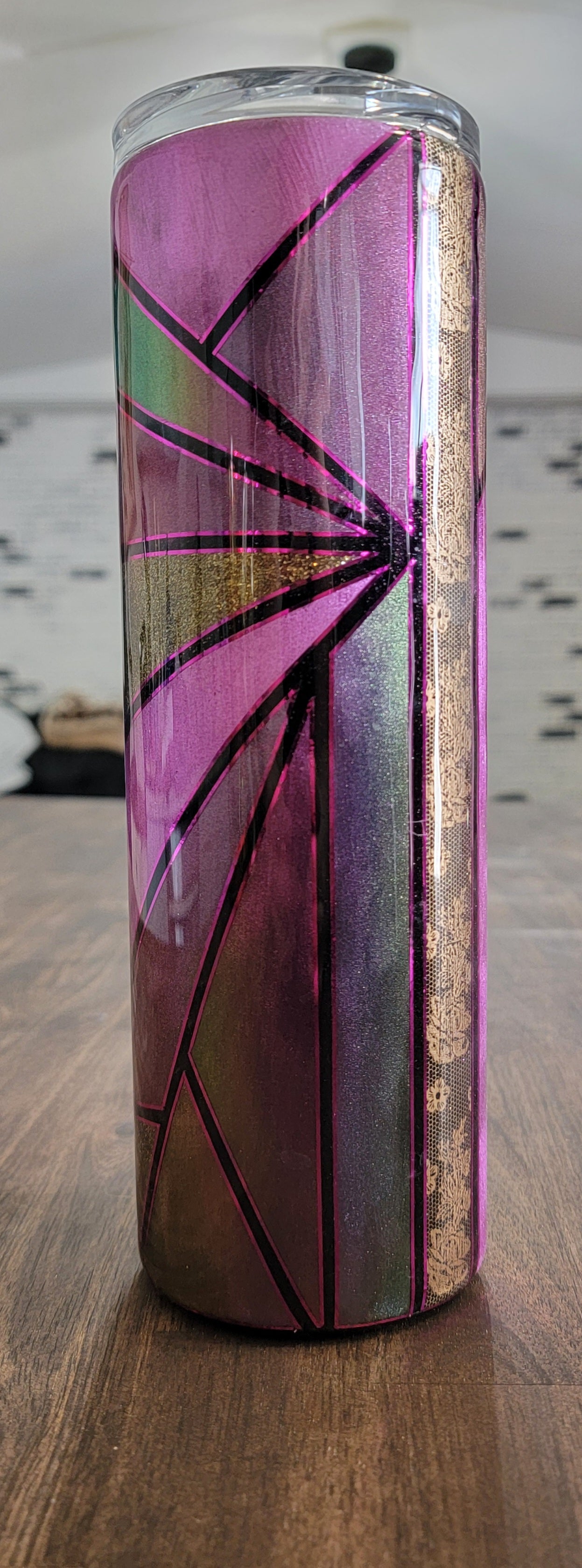 Shattered glass tumbler